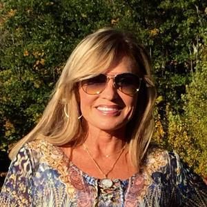 Meet your Posher, Cynthia